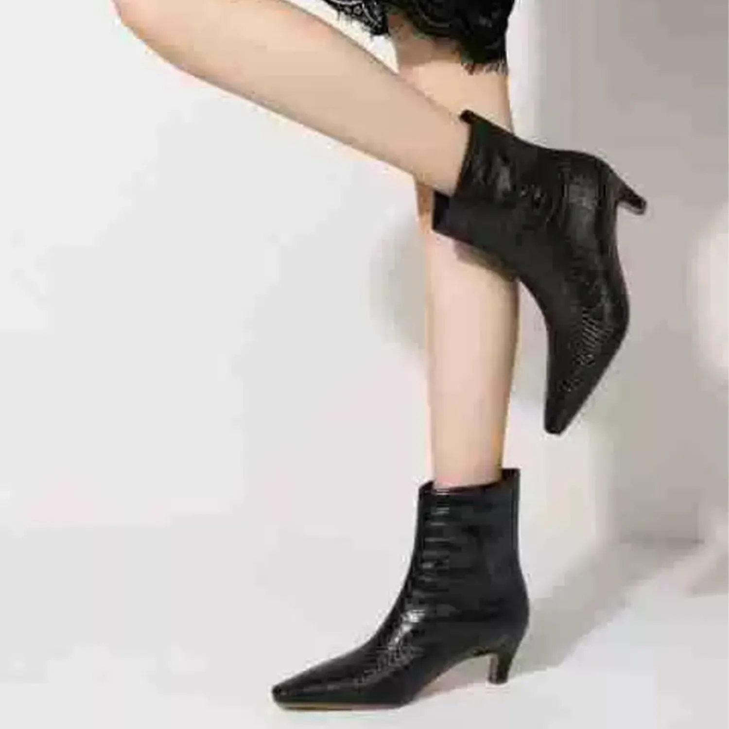 Crocodile Patterned High-Heeled Short Boots,Comfortable High Heels,High-Heeled Pointed Boots,Suitable For All Seasons