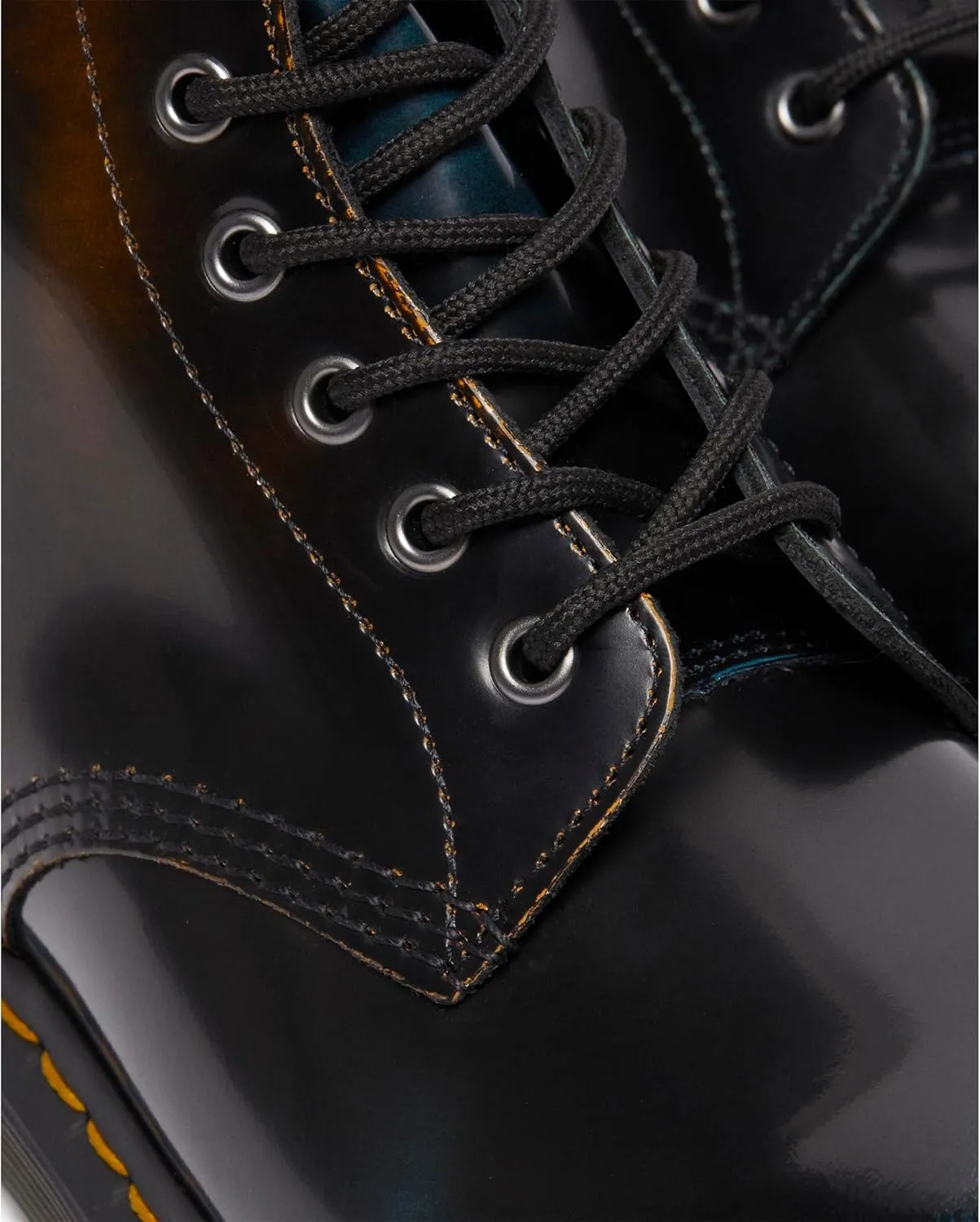 Dr. Martens Unisex-Adult 1460 Brush Off Leather Boots Fashion