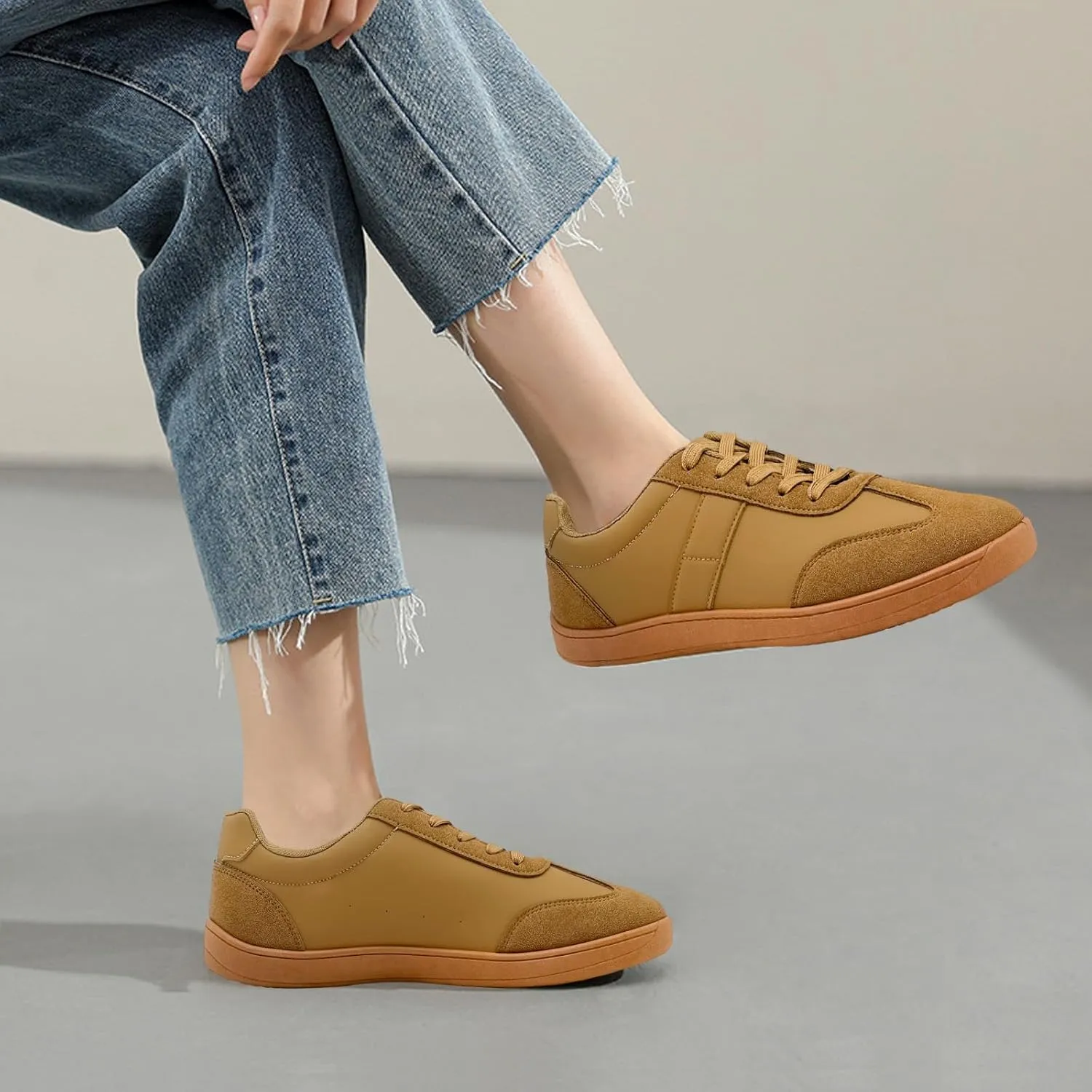 Fashion Sneakers for Women Men, Classic Casual Retro Trainer Shoes Low-Top Comfortable Breathable Walking Flat Tennis Shoes