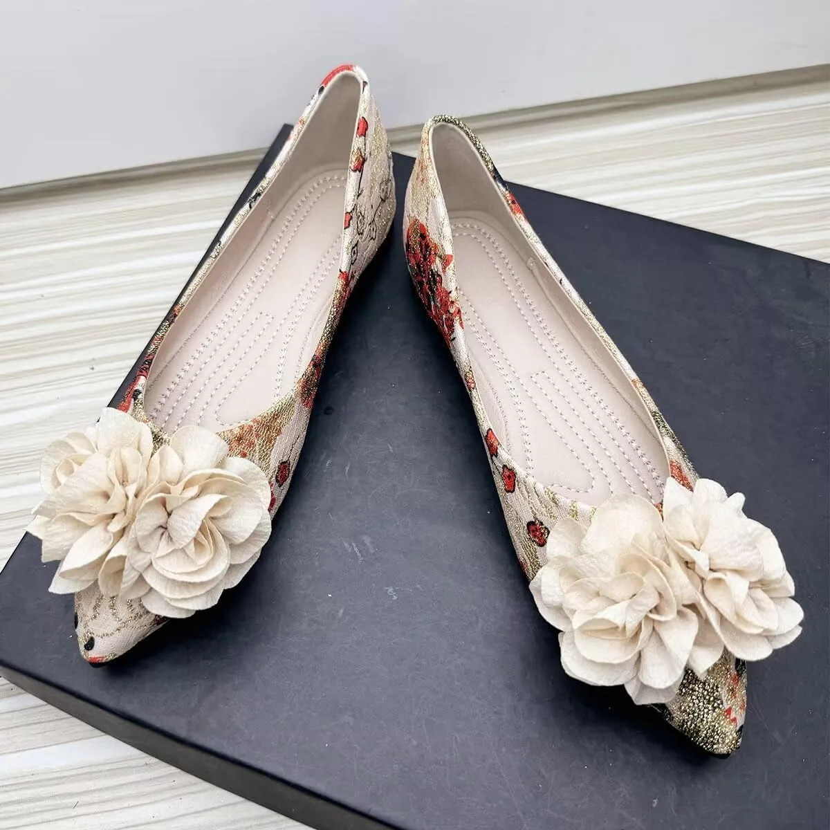 Hee grand Flats for Women Embroidery Pointed Toe Flats Flowers Decorative Dress Shoes Comfortable Slip On Ballet Flats