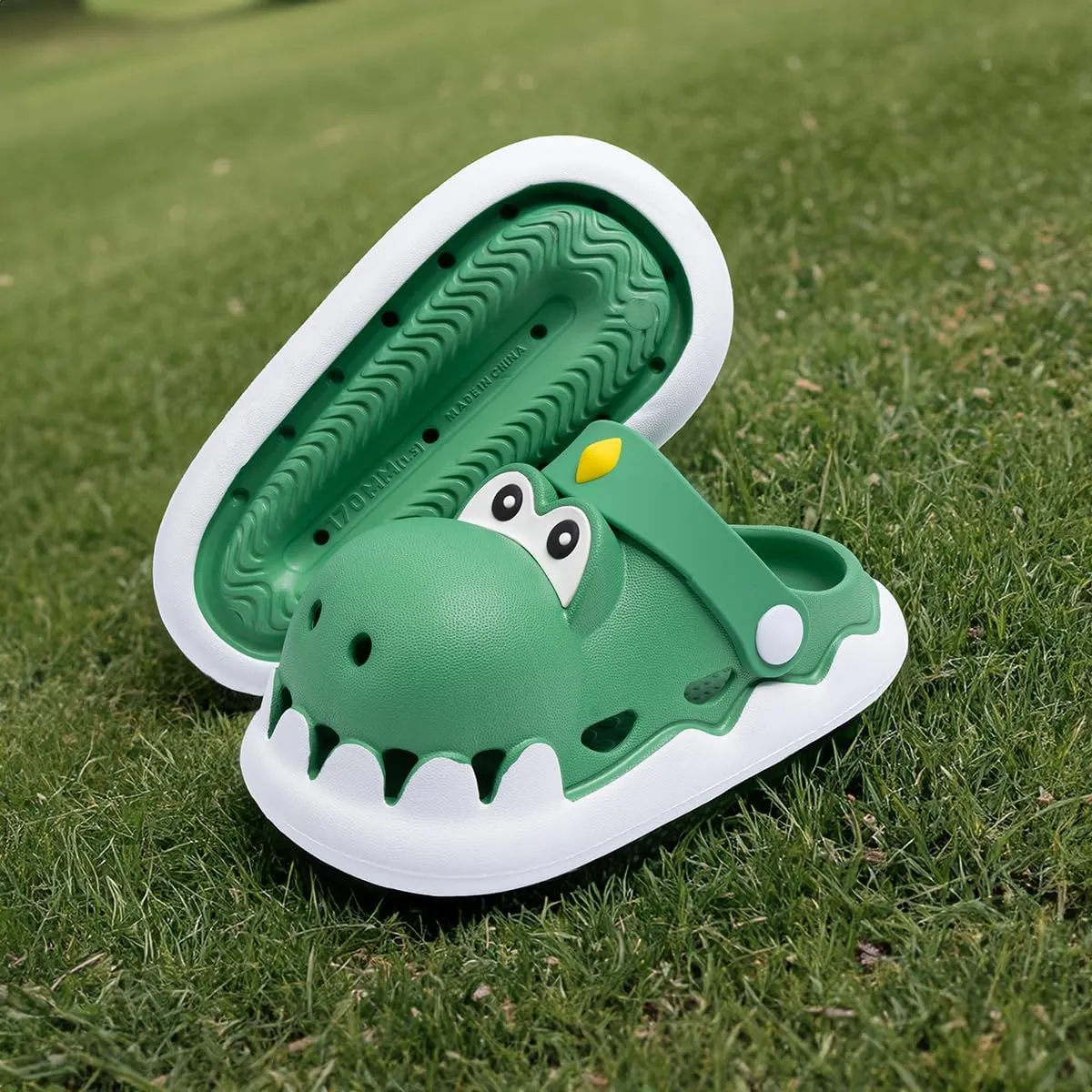 Meckior Toddler Little Girls Boys Clogs Cute Cartoon Garden Water Sandals Lightweight Slip-on Slides Slippers Children Kids Indoor Outdoor Summer Pool Beach Shoes(Toddler/Little Kid)