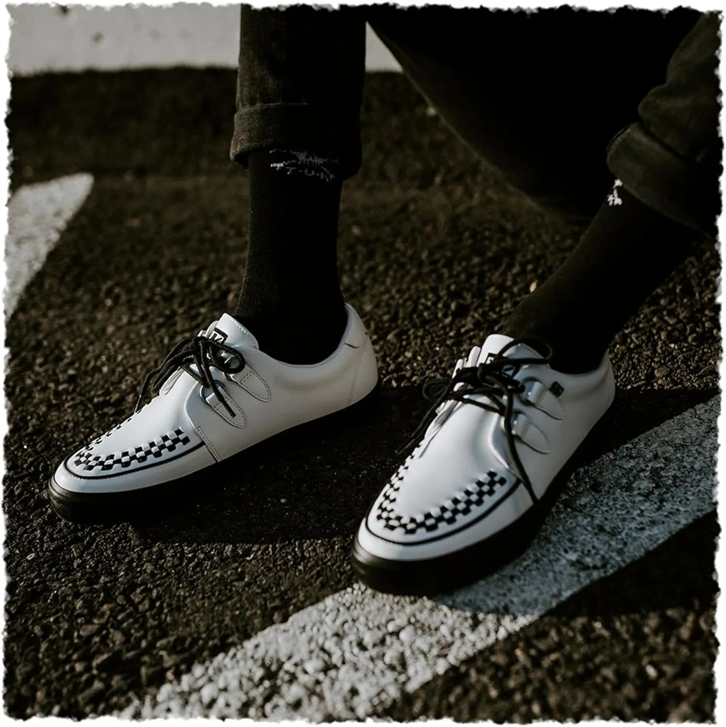 T.U.K. Unisex's bass Low Top Sneakers