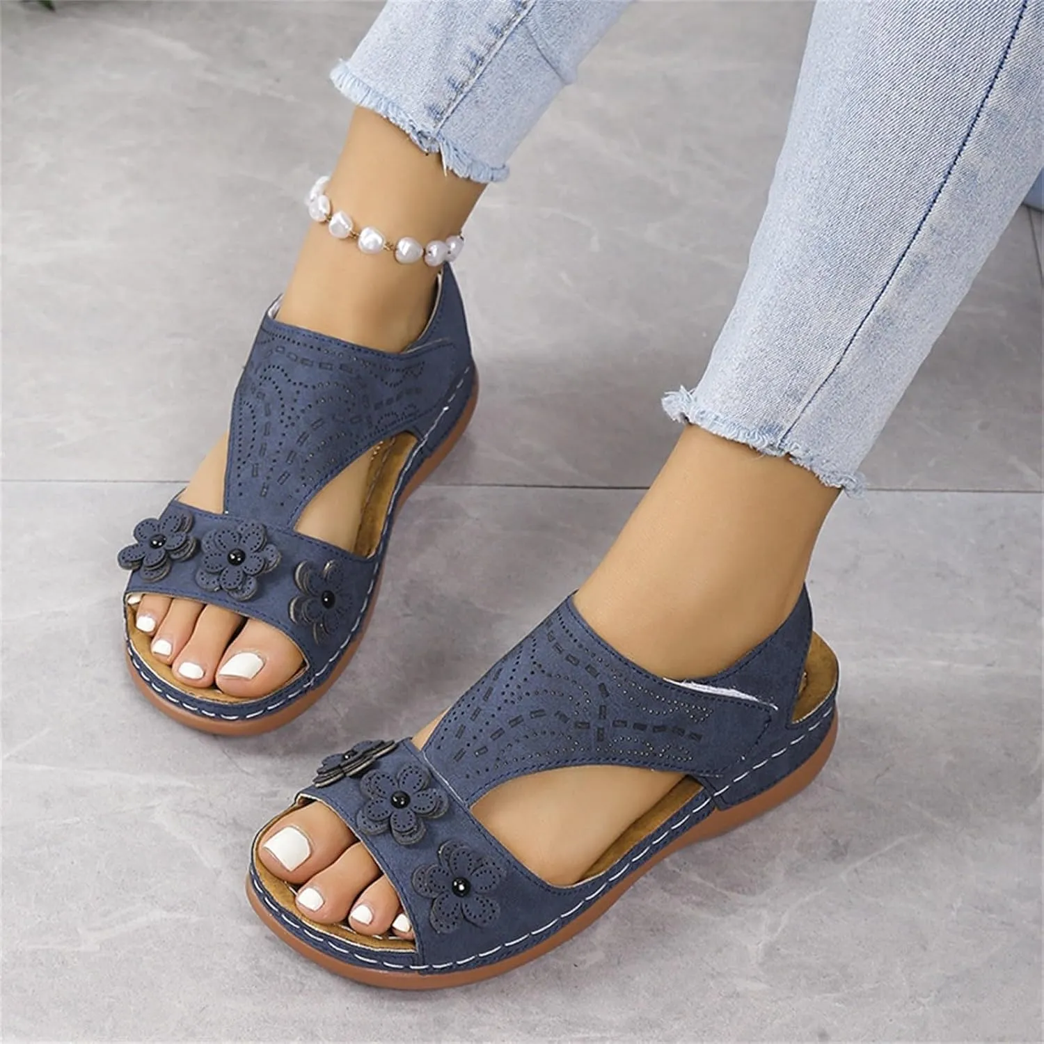 Women Sandals Summer Large Retro Casual Flower Slope Heel Beach Lightweight Fashionable Solid Color Shoes Slides