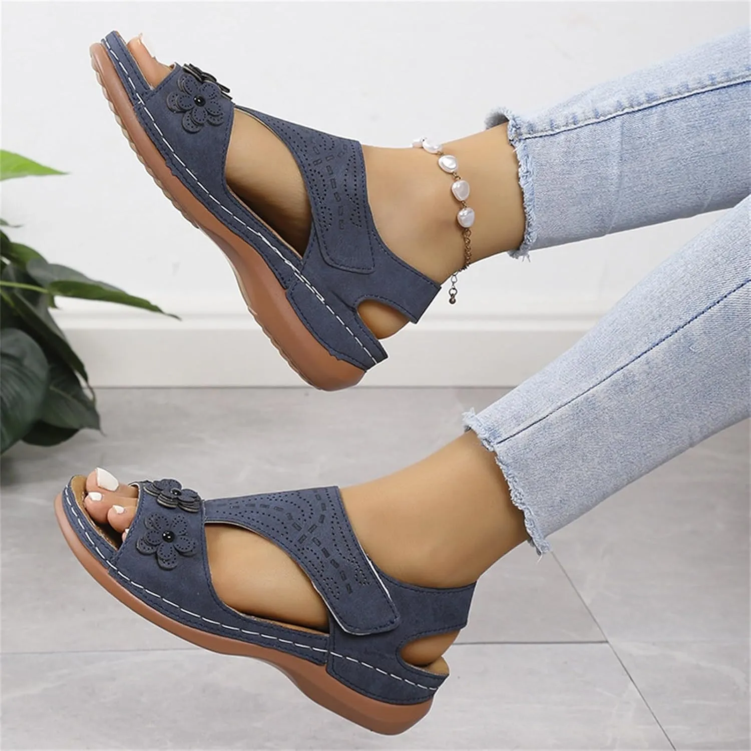 Women Sandals Summer Large Retro Casual Flower Slope Heel Beach Lightweight Fashionable Solid Color Shoes Slides