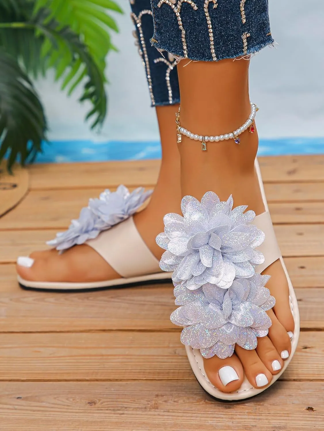 Women's Flat Slide Sandals with Sliver Shimmering Floral Embellishments Flip-Flops Open Toe Comfy for Summer Beach Vacation Casual Daily Wear