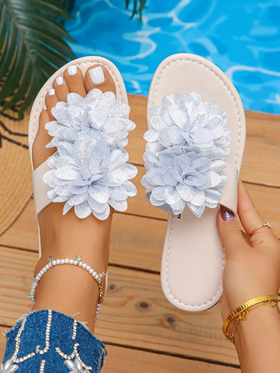 Women's Flat Slide Sandals with Sliver Shimmering Floral Embellishments Flip-Flops Open Toe Comfy for Summer Beach Vacation Casual Daily Wear